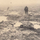 Un soldado canadiense en Passchendaele, destacando las deplorables condiciones durante la batalla.